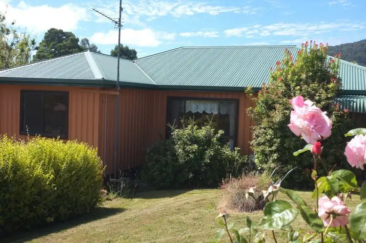 2 Giblin St, Rosebery TAS 7470