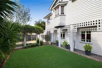57 College Street, Hamilton QLD 4007