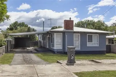 21 Churchill Avenue, Ararat VIC 3377