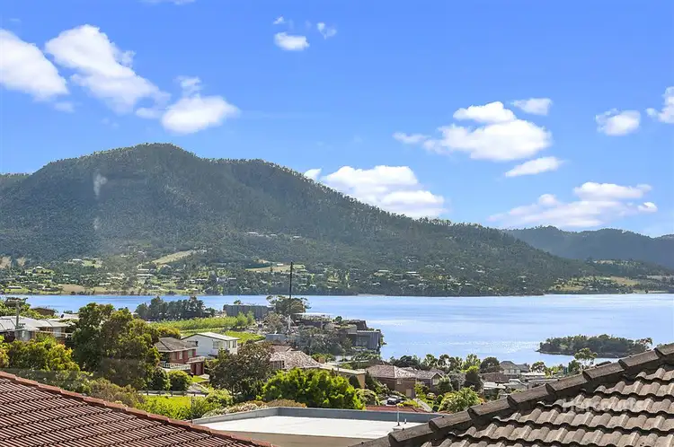 2/4 Selby Place, Berriedale TAS 7011