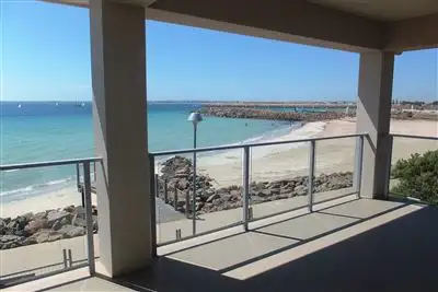 3 Jetty Road