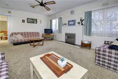 64 Third Avenue, Rosebud VIC 3939