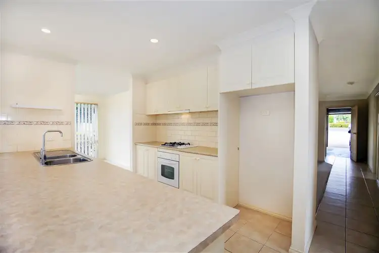 Sixth view of Homely house listing, 2 Lapin Court, Leongatha VIC 3953
