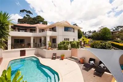 18 Davies Street, Mollymook NSW 2539