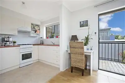 Sixth view of Homely unit listing, 2/29 Carr Street, Bulimba QLD 4171
