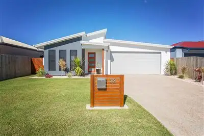 32 Hastings Street, Ooralea QLD 4740