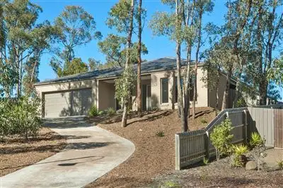 18 Zoe Drive, Mount Helen VIC 3350