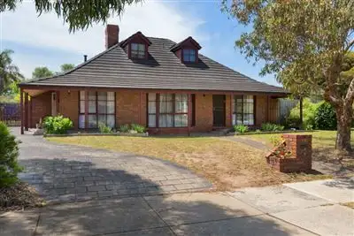18 Greystoke Court, Berwick VIC 3806