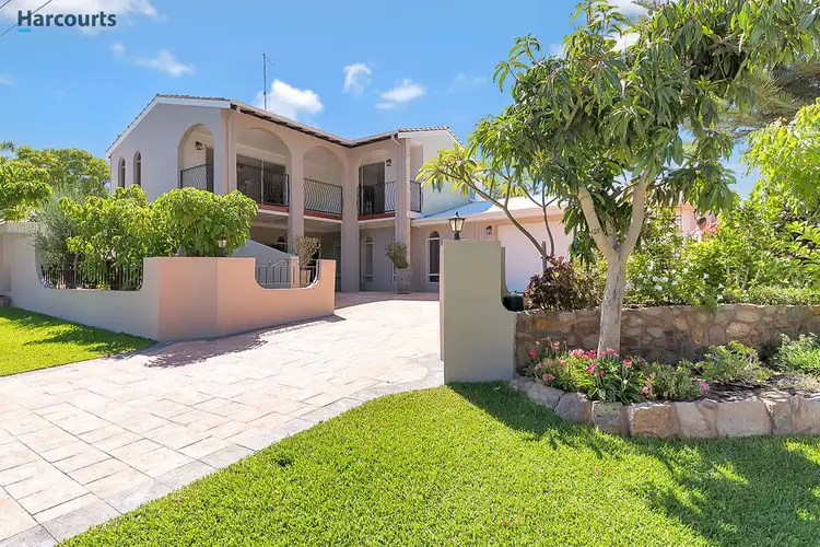 25 Mawson Crescent