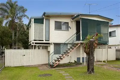 86 Sportsground Street, Redcliffe QLD
