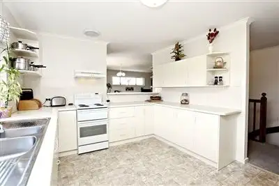 Fourth view of Homely house listing, 10 Edzell Court, Victor Harbor SA