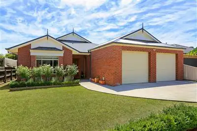 27 Lord Street, Hamilton VIC 3300