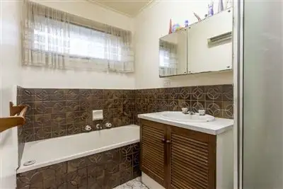 Fifth view of Homely house listing, 8 Lutana Court, Frankston VIC