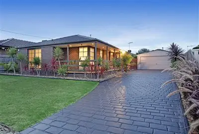 Second view of Homely house listing, 10 Trentham Court, Thomastown VIC 3074