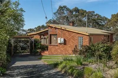 16 Rialannah Road, Mount Nelson TAS 7007