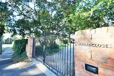 1 Lonsdale Promenade, Westbury TAS 7303