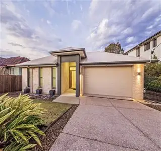 17 Fork Street, Coorparoo QLD 4151