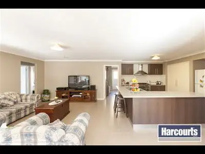 Sixth view of Homely house listing, 8 Cunningham Court, Warragul VIC 3820