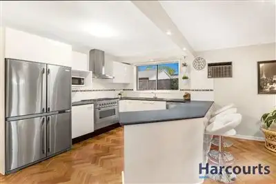 Second view of Homely house listing, 5 Kalinya Drive, Wantirna VIC 3152