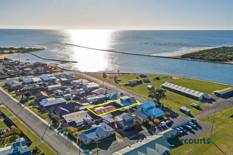 21 Esplanade, West Ulverstone TAS 7315