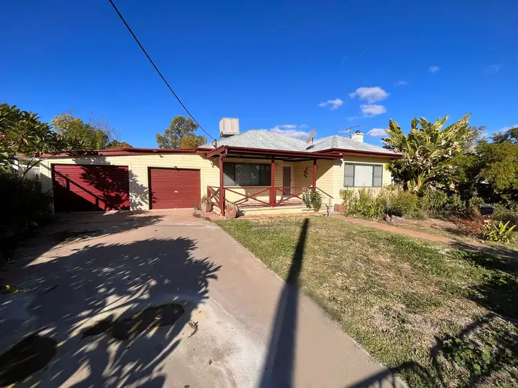 16 Sturt Street, Bourke NSW 2840