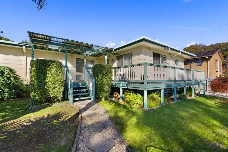 6 Hazel Road, Kalimna VIC 3909