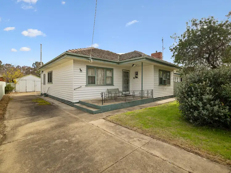 22 Tomkins Parade, Benalla VIC 3672