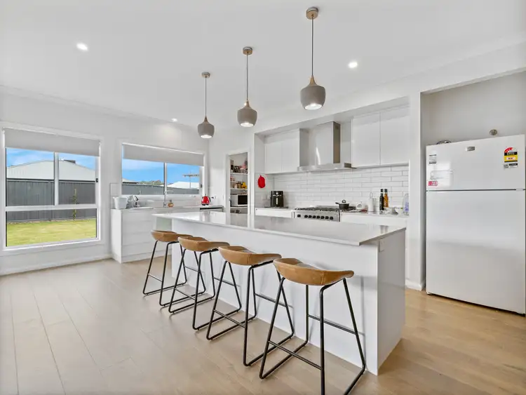 Second view of Homely house listing, 15 Oleander Terrace, Wangaratta VIC 3677