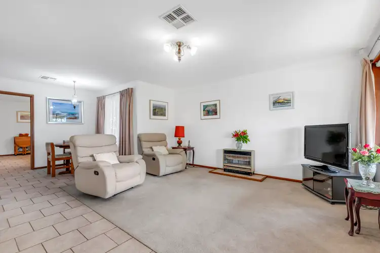 Fifth view of Homely house listing, 2 Verdant Court, Wynn Vale SA 5127