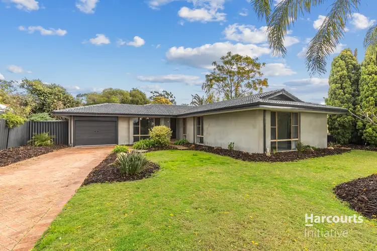 8 Coachwood Gardens, Ballajura WA 6066