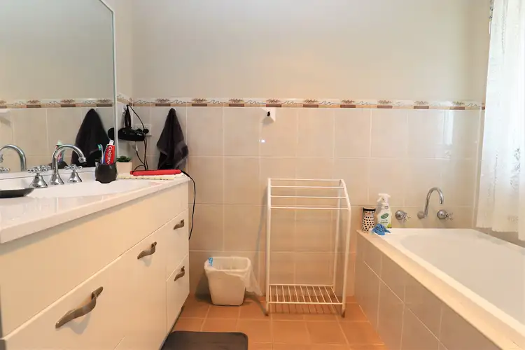 Third view of Homely unit listing, 4/5 Bethany Place, Cootamundra NSW 2590