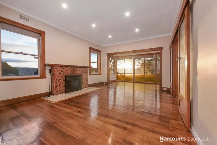 1 Wildor Crescent, Mowbray TAS 7248