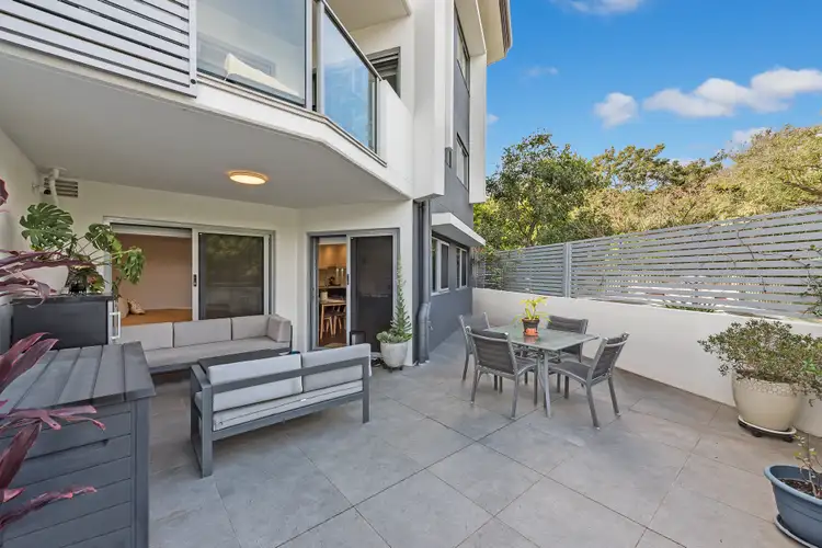 Main view of Homely unit listing, 8/13 Fenton Street, Fairfield QLD 4103