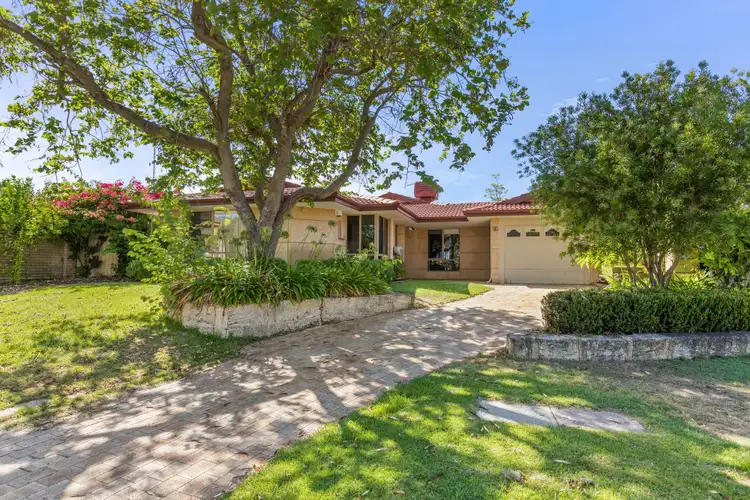 25 Shacklock Crescent, Winthrop WA 6150