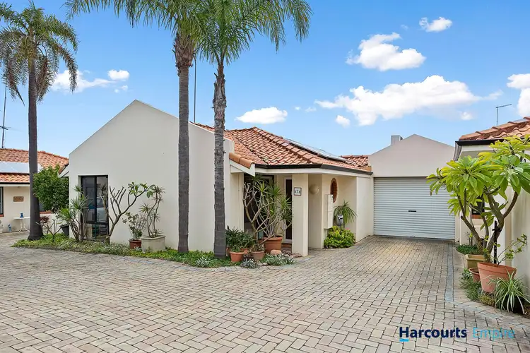 2/25 Cornelian Street, Scarborough WA 6019