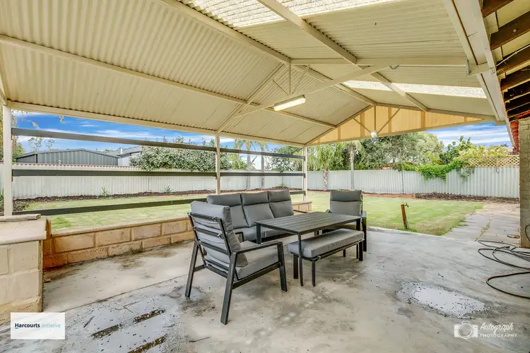 6 Nanovich Avenue, Girrawheen WA 6064