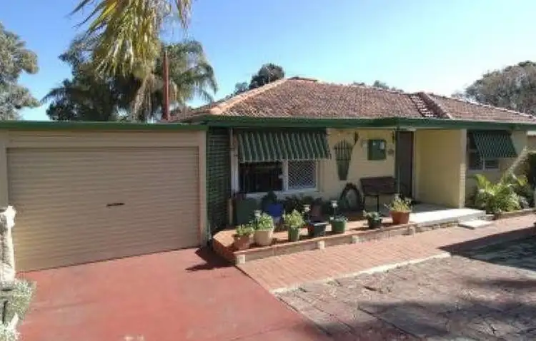 35 Oldfield Road, Girrawheen WA 6064