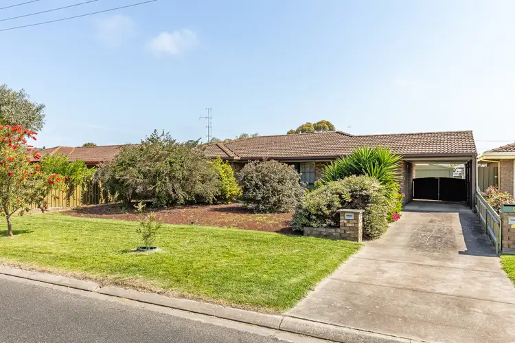 11 Cowan Avenue, Mccracken SA 5211