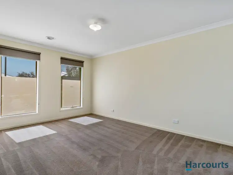Fifth view of Homely house listing, 8 Sunridge Avenue, Warragul VIC 3820