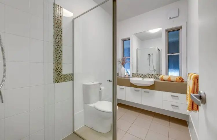 Fifth view of Homely studio listing, 1/19A Park Street, Hawthorne QLD 4171