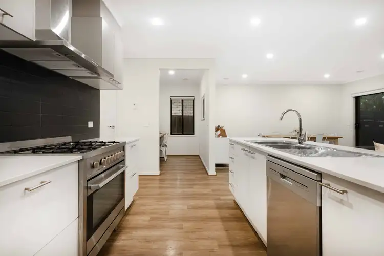 Sixth view of Homely house listing, 47 Beaconsfield Court, Somerville VIC 3912