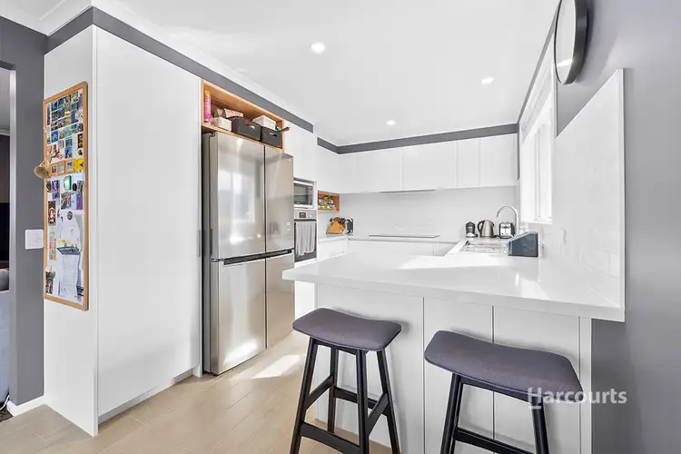 Fifth view of Homely house listing, 2/5 Lara Court, Hallam VIC 3803