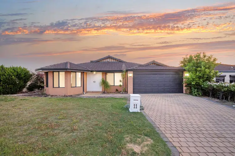 11 Hoop Place, Canning Vale WA 6155