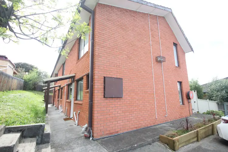 6 Bermuka Street