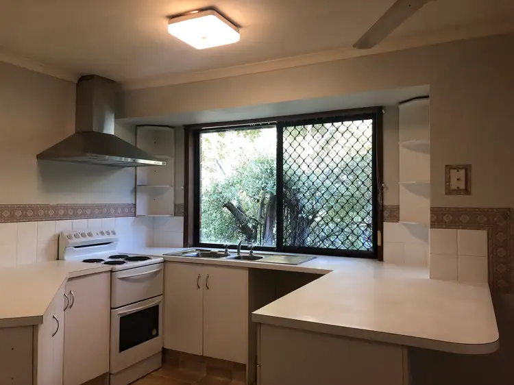 3 Sue Court, Highland Park QLD 4211