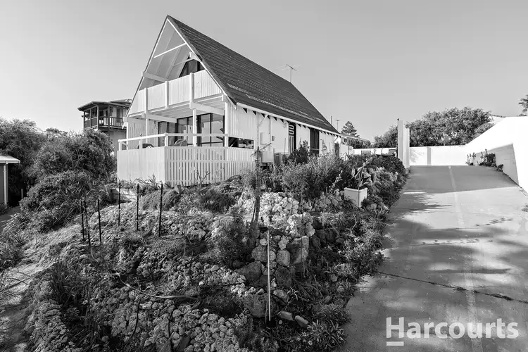 20 Valley Road, Halls Head WA 6210