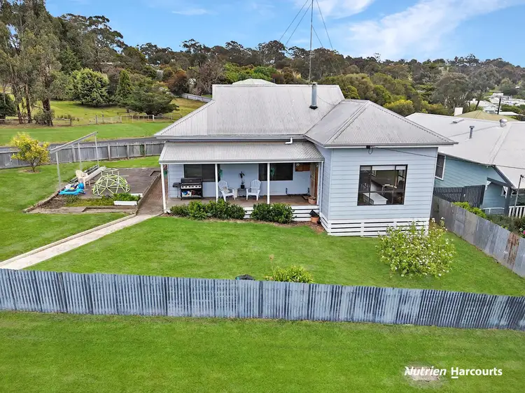 17 Miller Street, Casterton VIC 3311