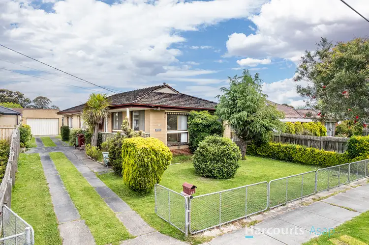 32 Dearing Avenue, Cranbourne VIC 3977