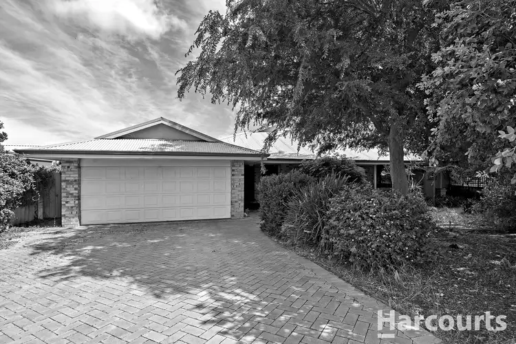 11 Oak Avenue, Dudley Park WA 6210