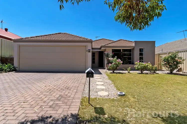 15 Winona Link, Banksia Grove WA 6031